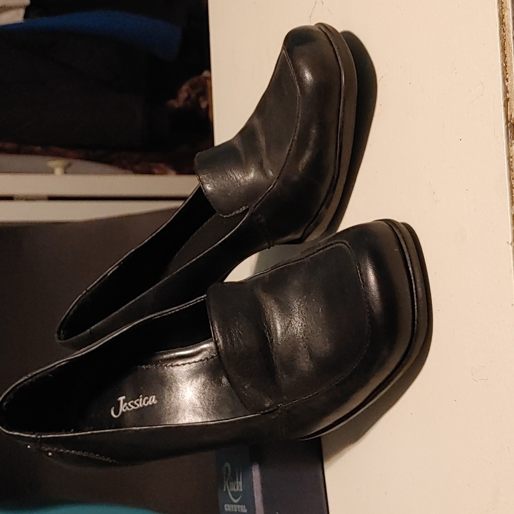 Classic Jessica pumps